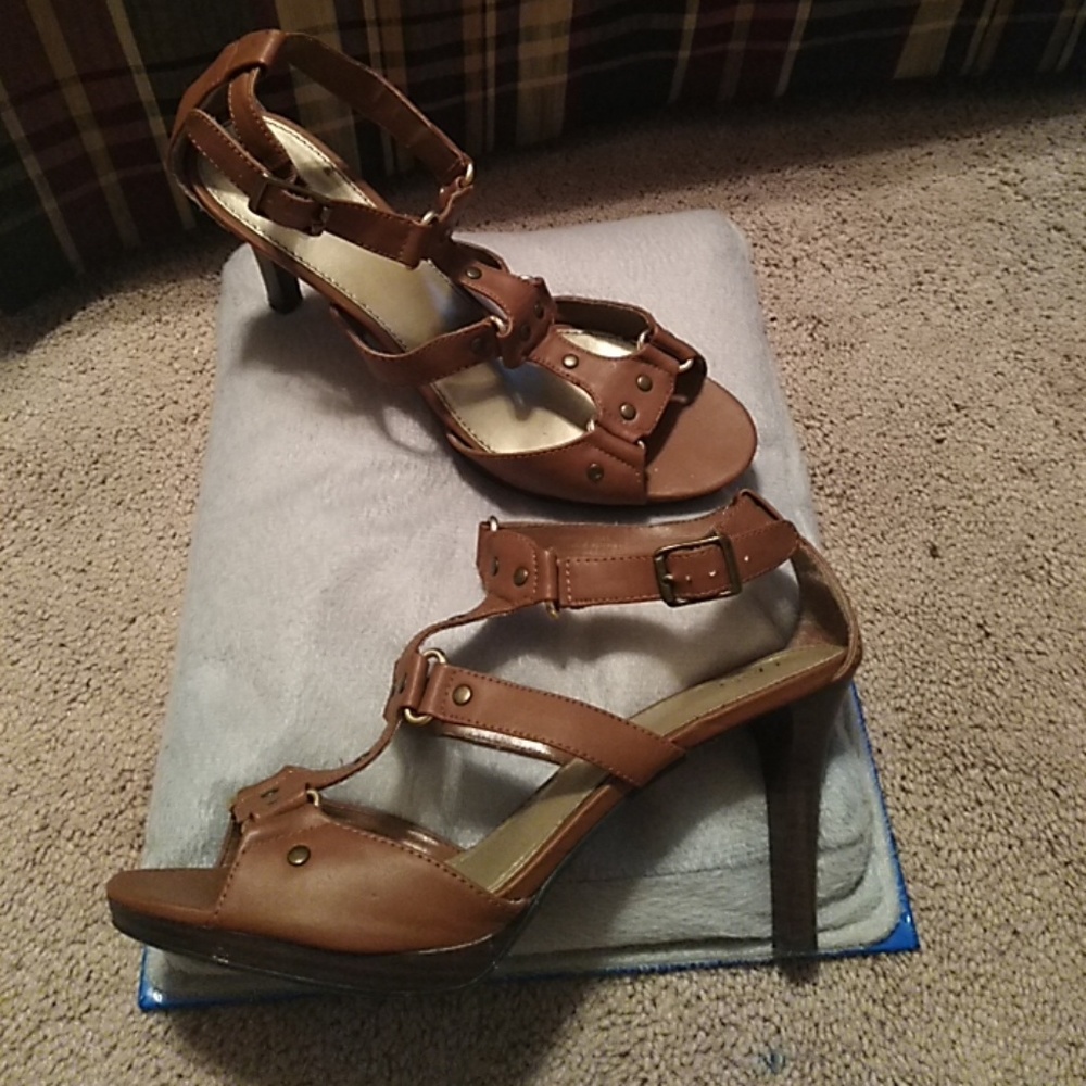 Heeled sandal